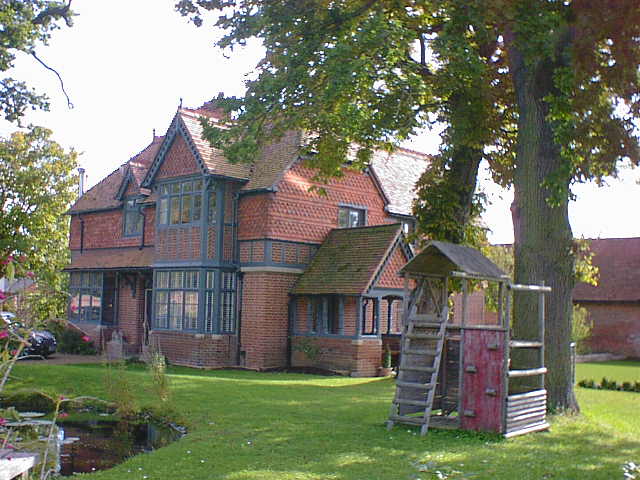 Pub conversion to dwelling house Oxfordshire